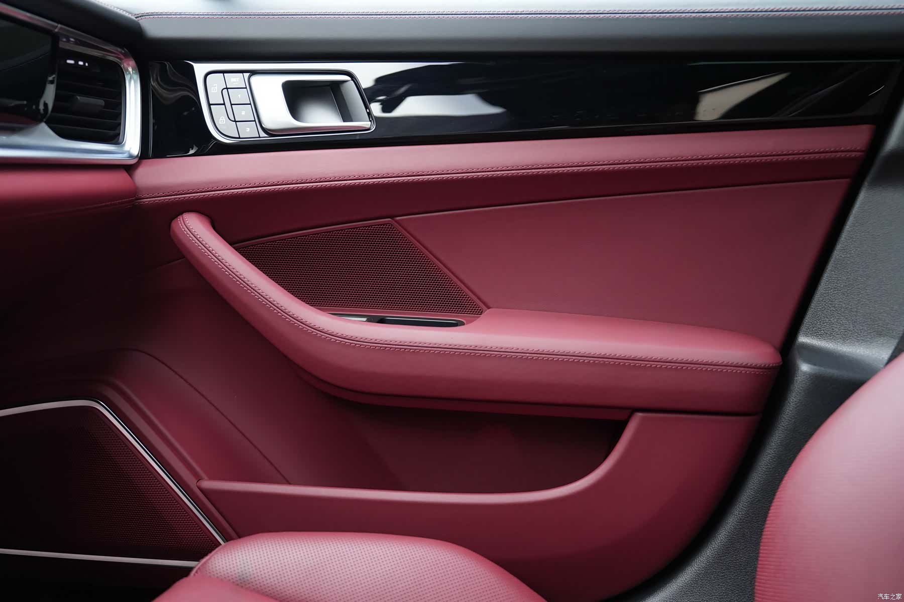 Porsche Panamera, 2023 24