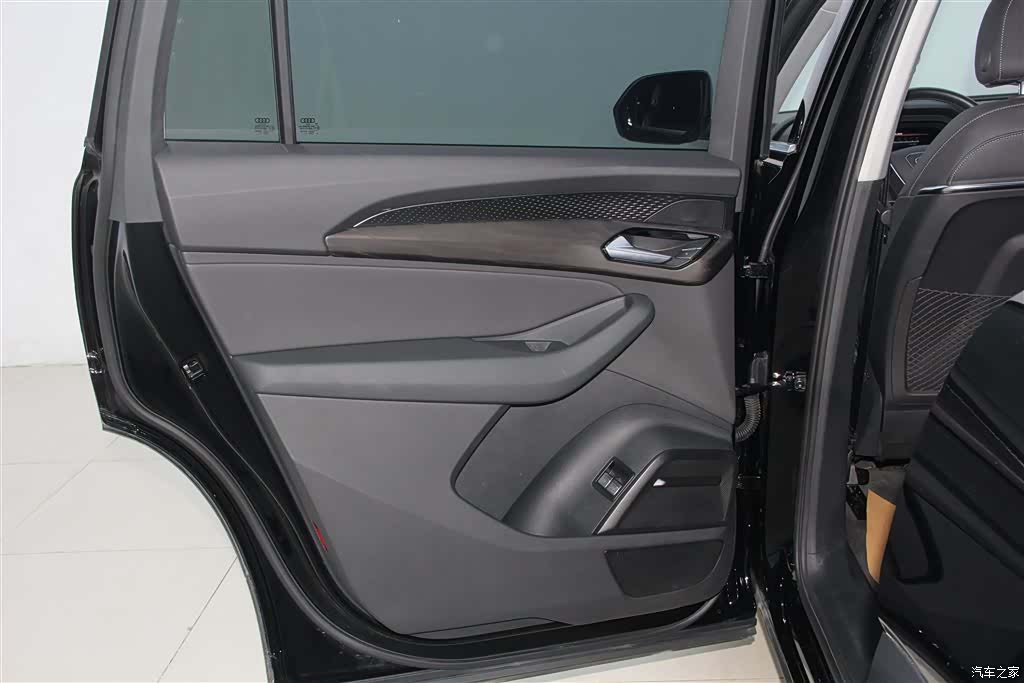 Audi Q6, 2024 25