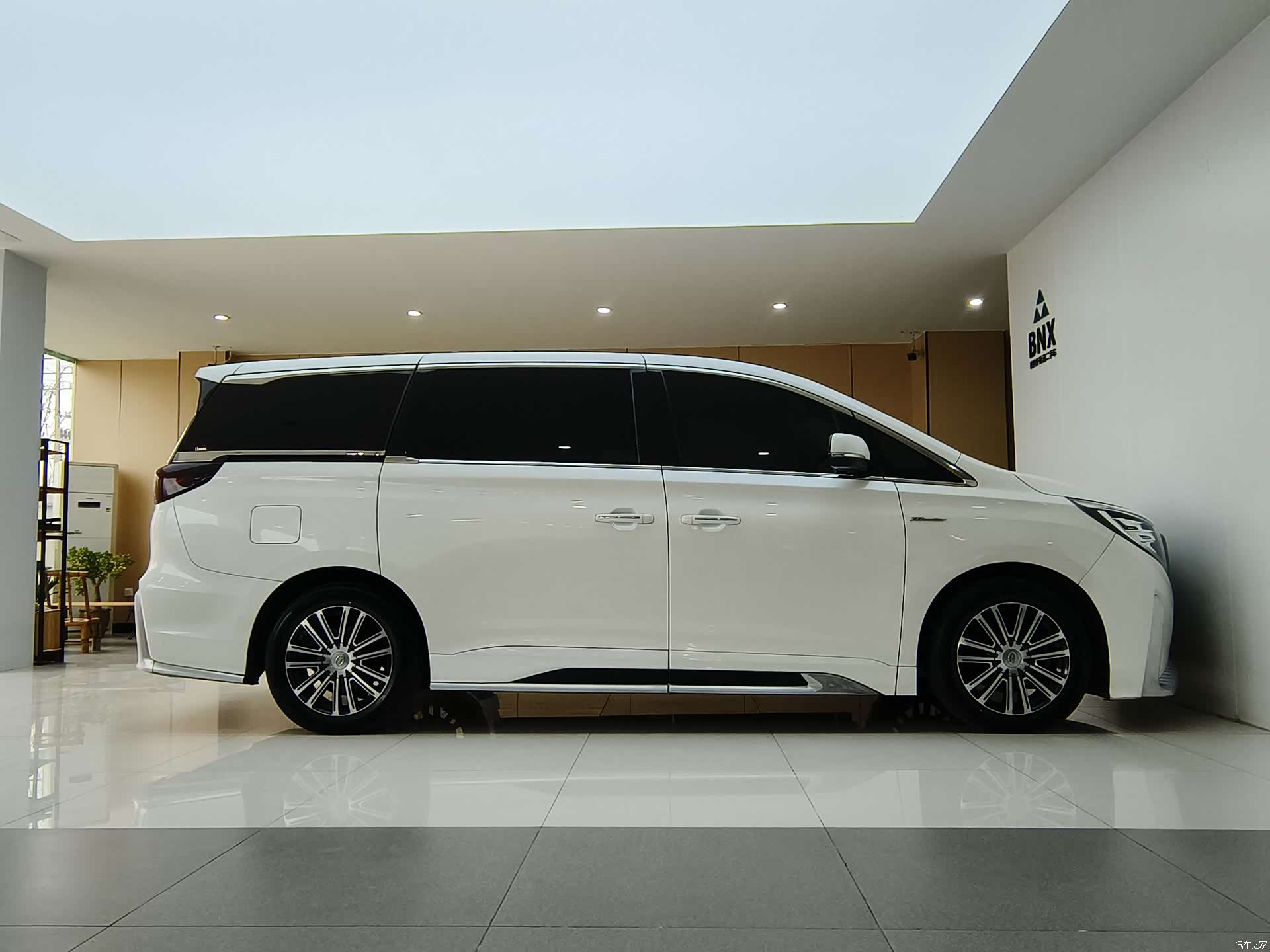 Trumpchi M8, 2022 3