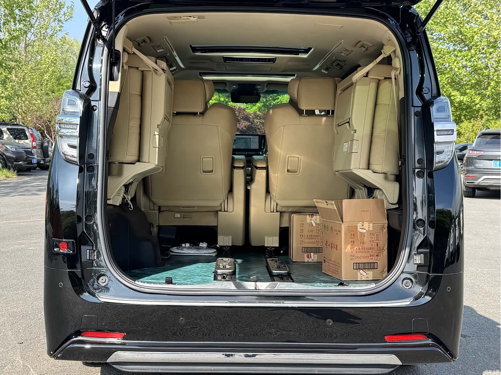 Toyota Vellfire, 2021 16