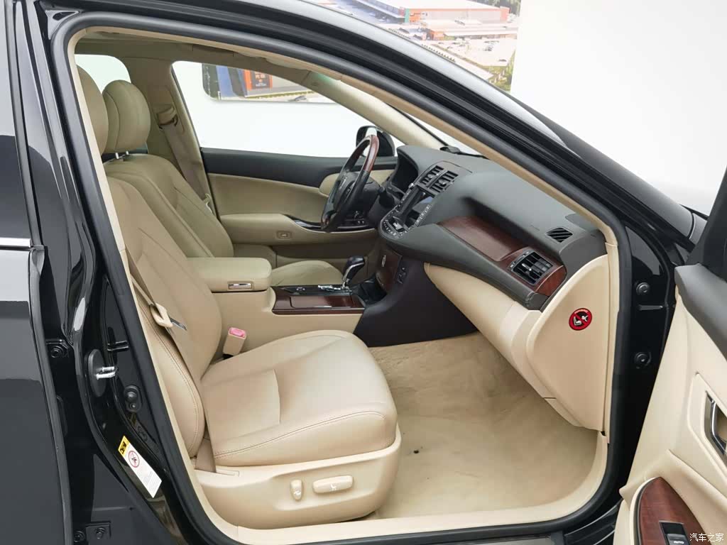 Toyota Crown, 2010 23