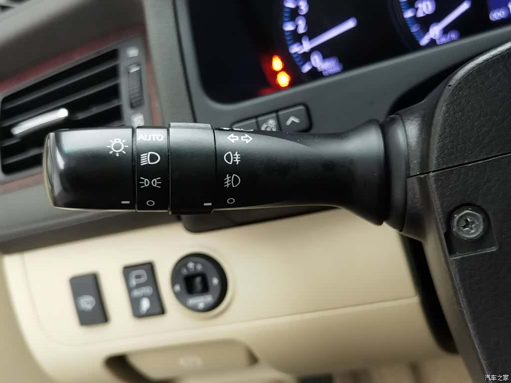 Toyota Crown, 2010 21