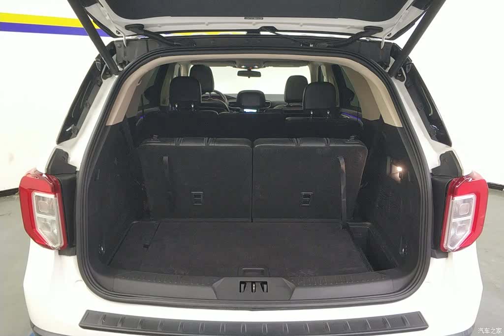 Ford Explorer, 2021 4