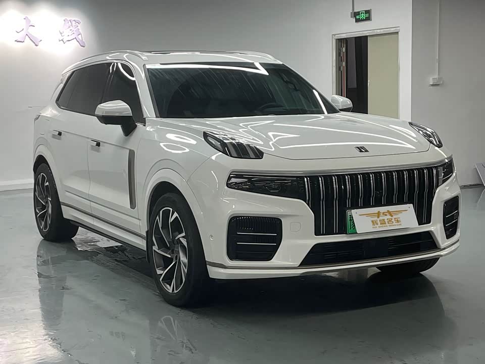 Lynk & Co 09