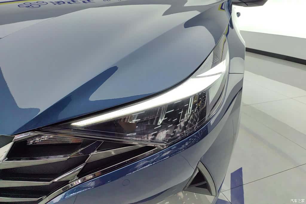 Hyundai Elantra, 2021 все фото