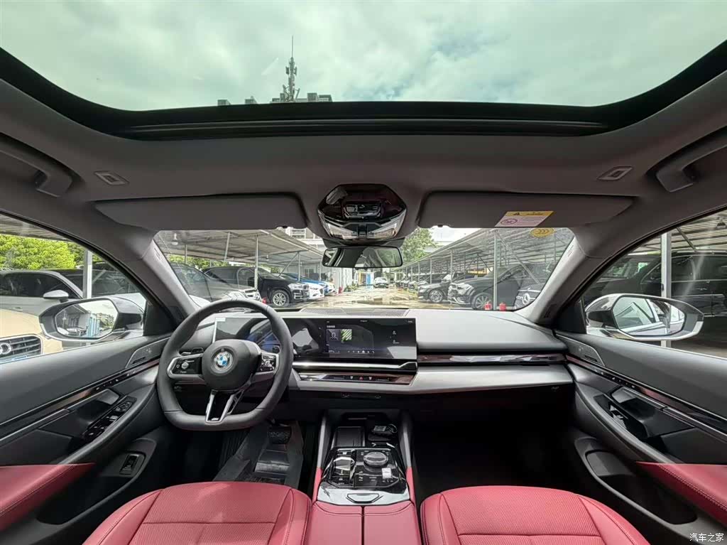 BMW 5 Series, 2026 все фото