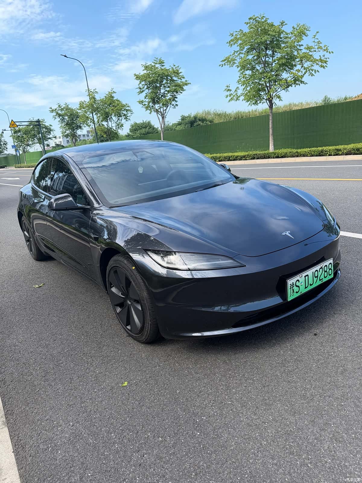 Tesla Model 3, 2025 3