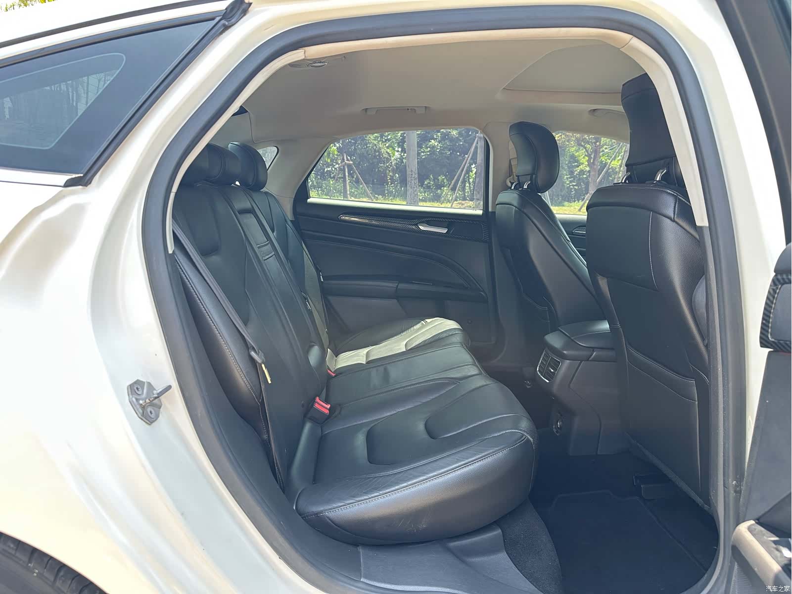 Ford Mondeo, 2013 11