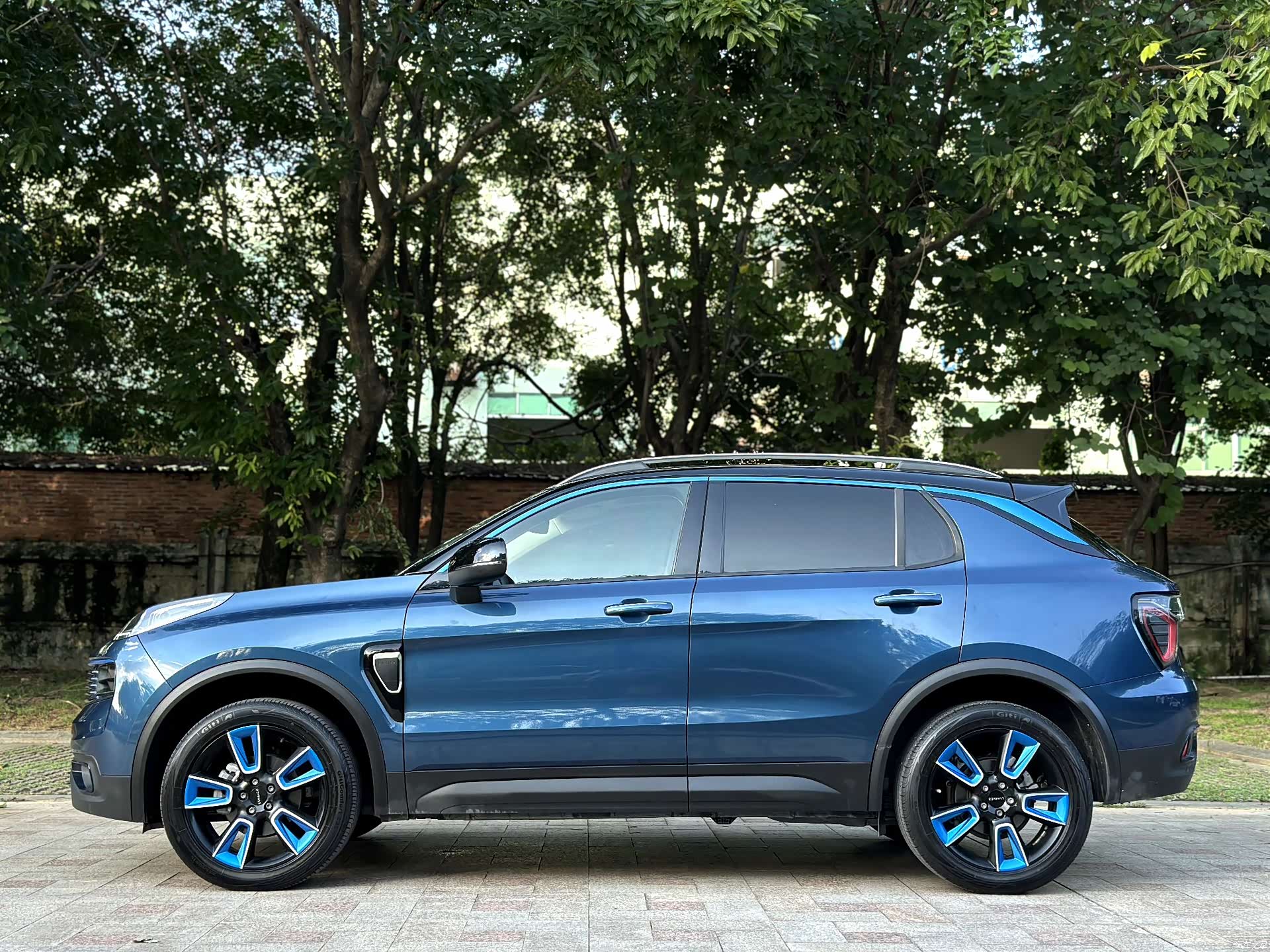 Lynk & Co 01, 2020 все фото