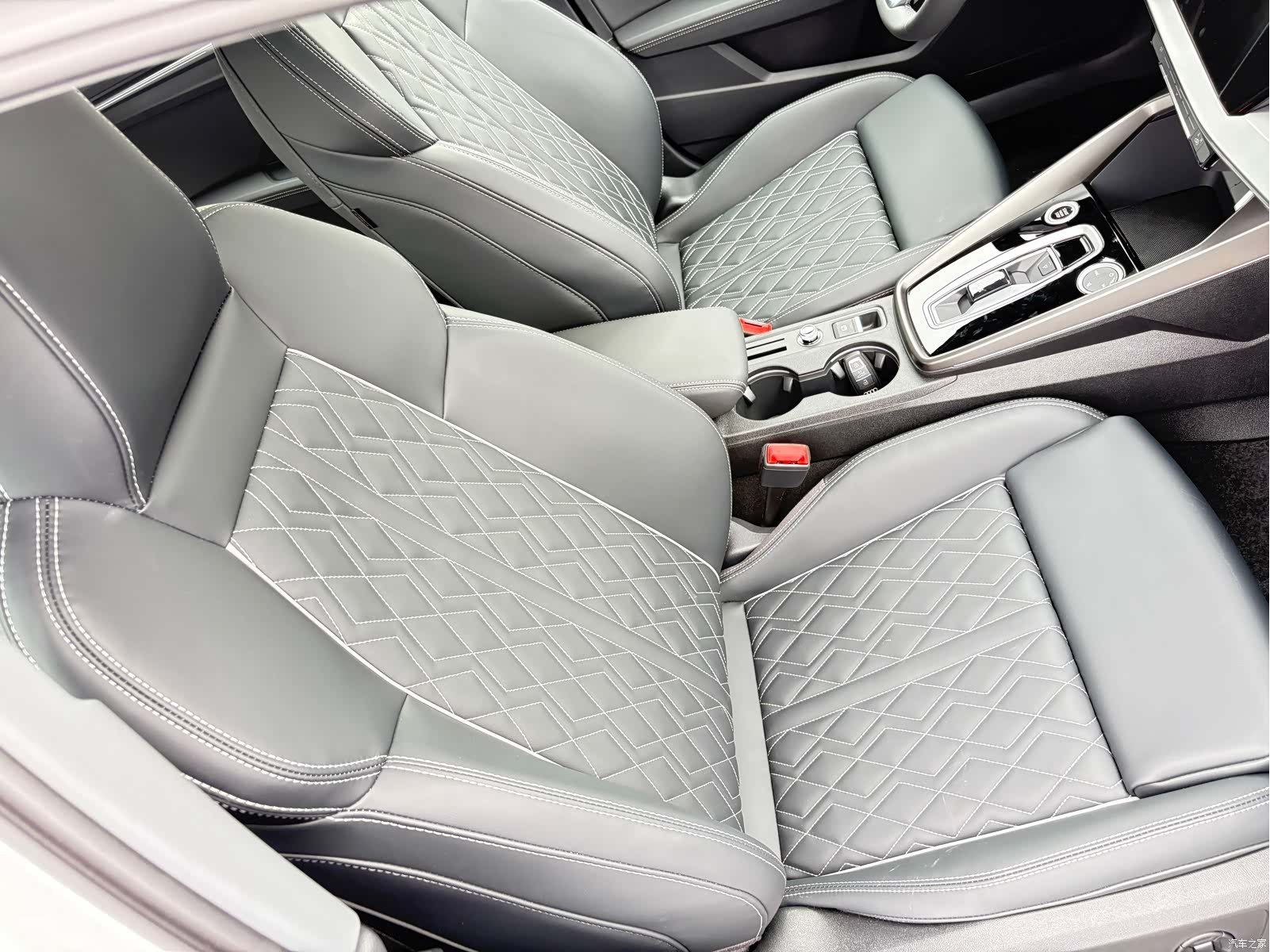 Audi Flying Spur, 2026 9