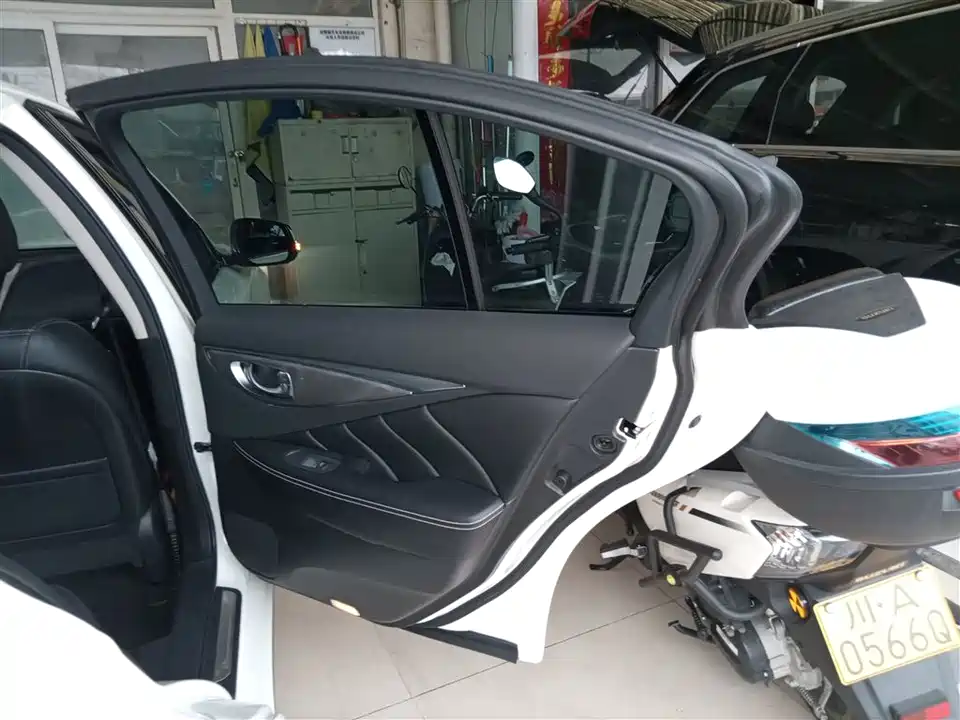 Infiniti Q50L Infiniti Q50L