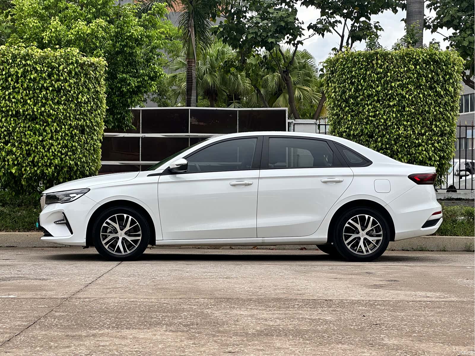 Geely Emgrand, 2025 7