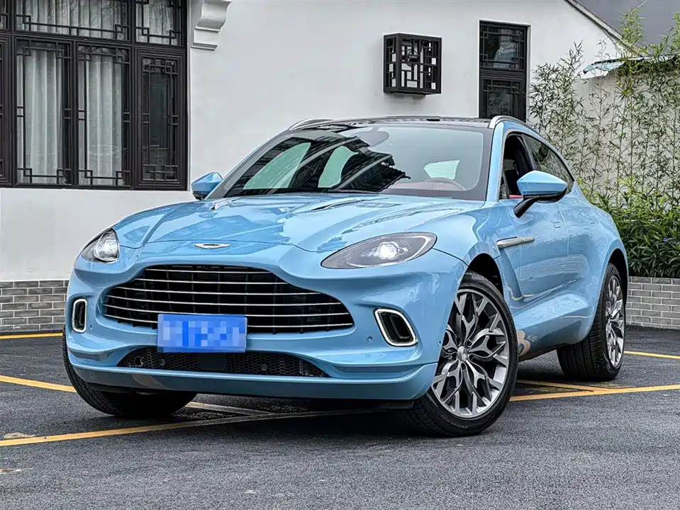 Aston Martin DBX Aston Martin DBX