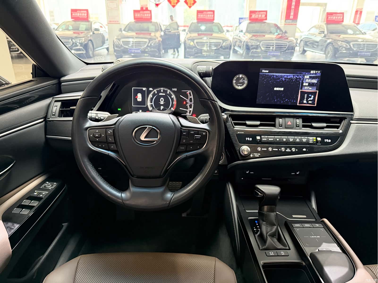 Lexus ES, 2022 13
