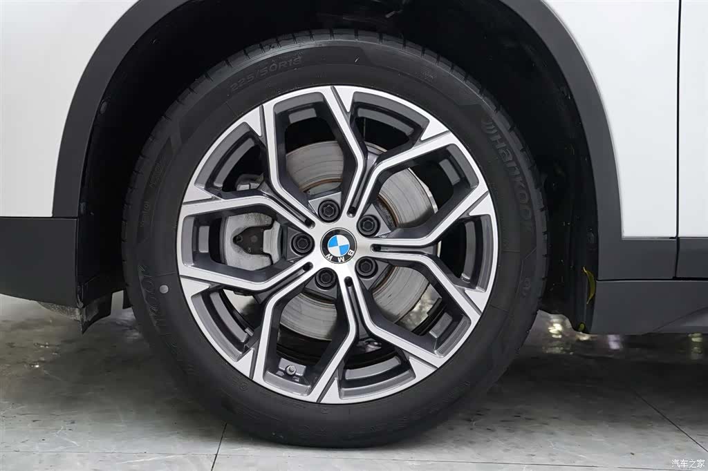 BMW X1, 2023 все фото