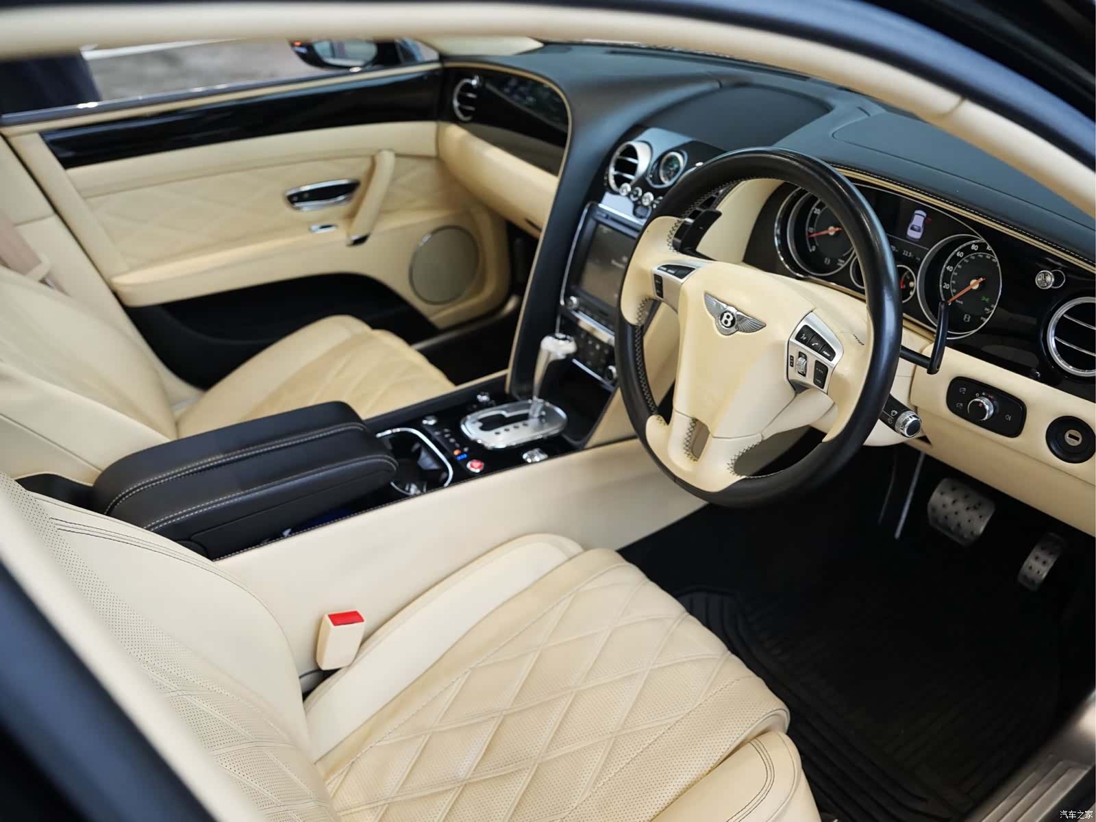 Bentley Flying Spur, 2014 3