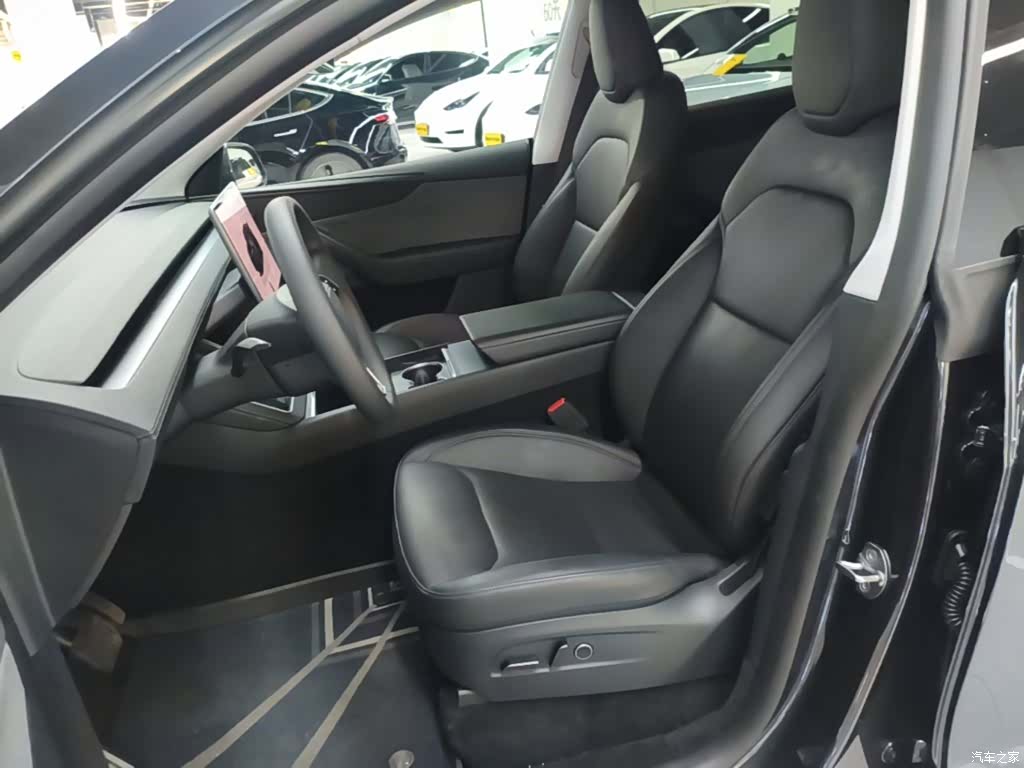 Tesla Model Y, 2025 15