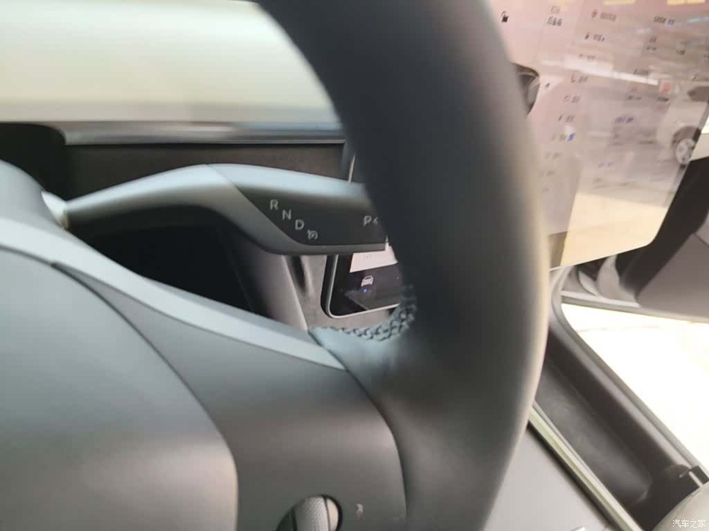 Tesla Model Y, 2023 14