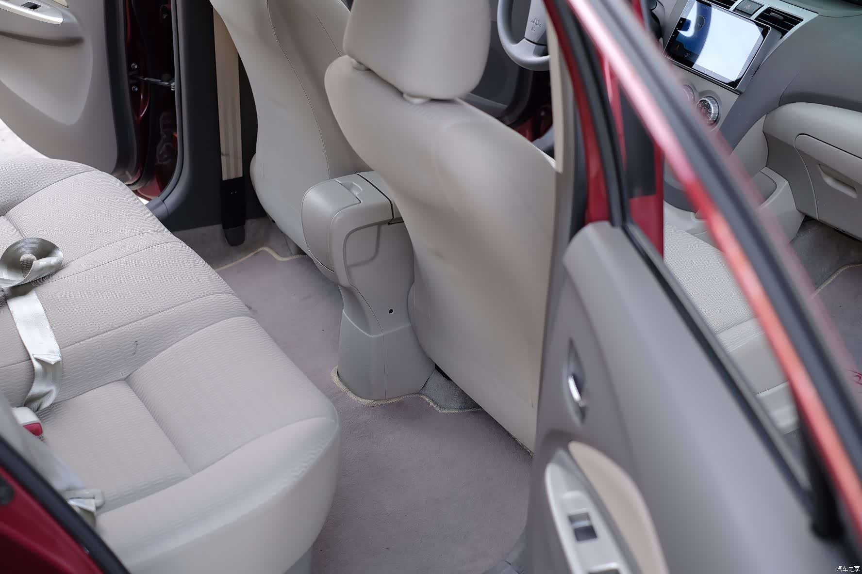 Toyota GL-S, 2012 28