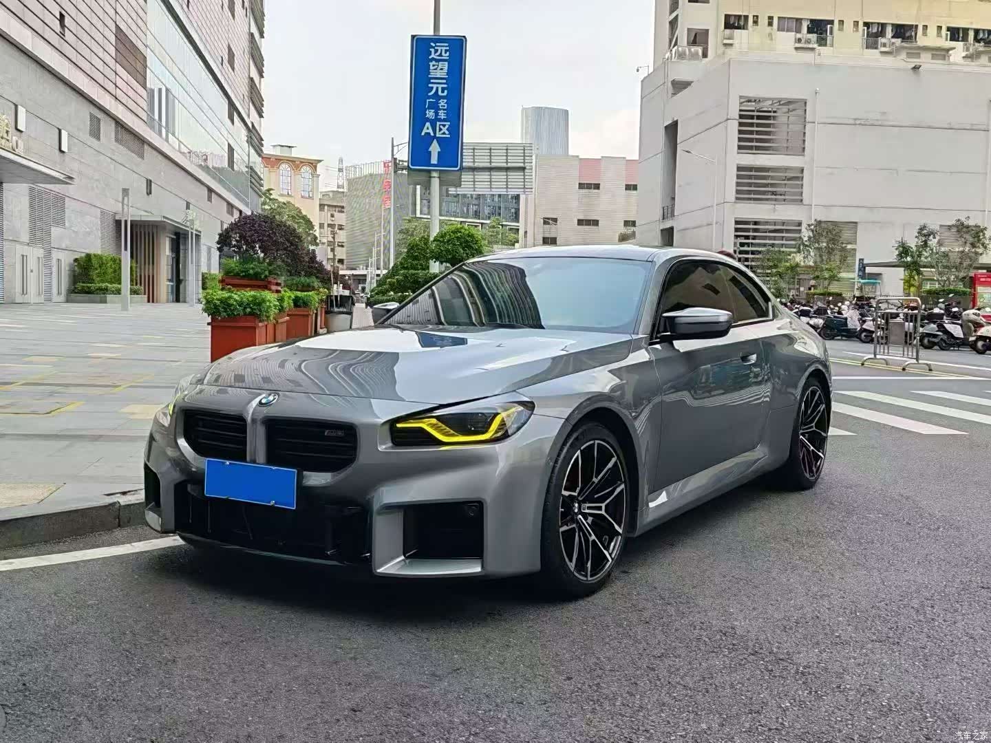 BMW M2, 2025 1