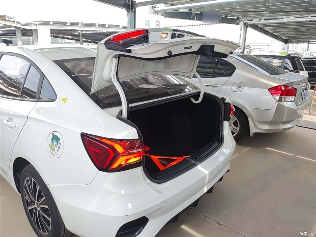 Roewe i5, 2022 19