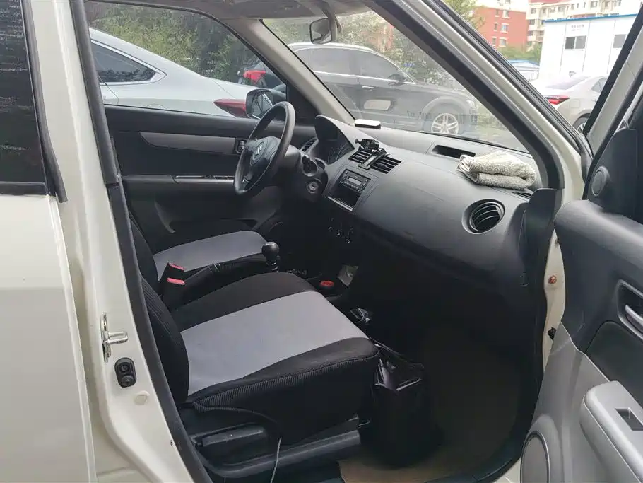 Suzuki Swift Suzuki Swift