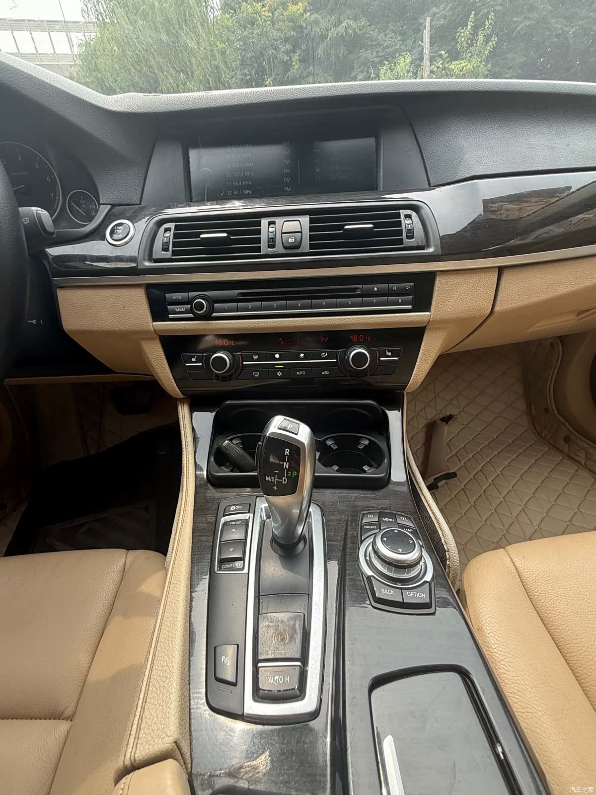 BMW 5 Series, 2011 10