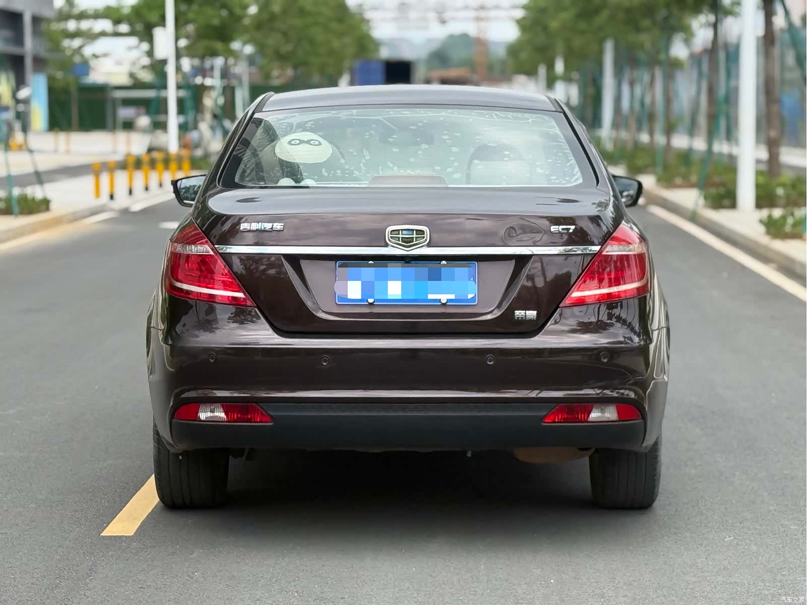 Geely Emgrand, 2015 4