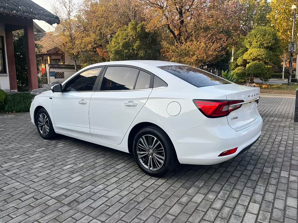 Roewe i5
