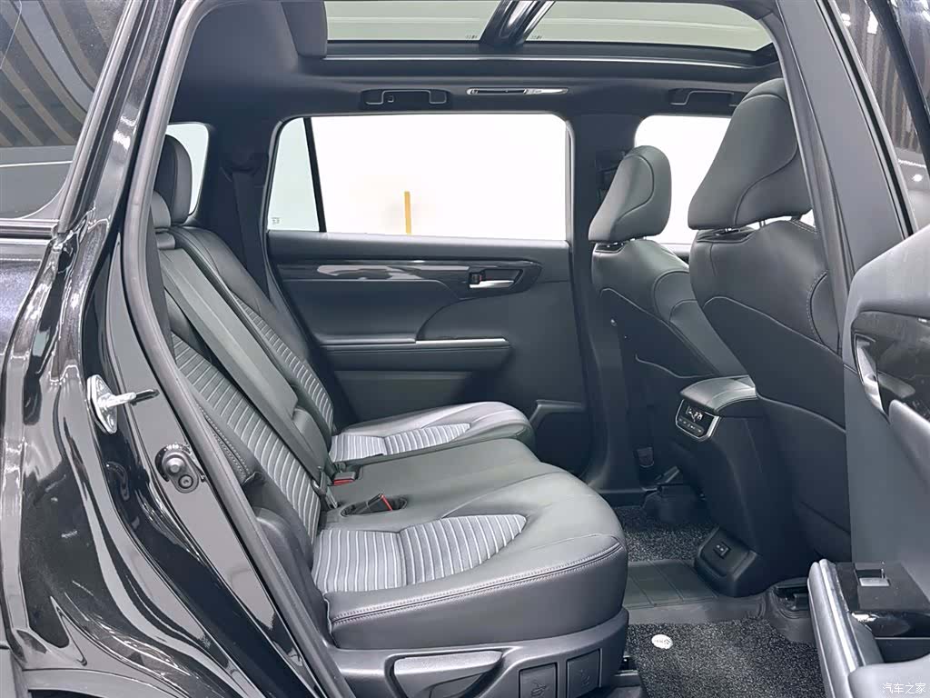 Toyota Crown, 2024 9