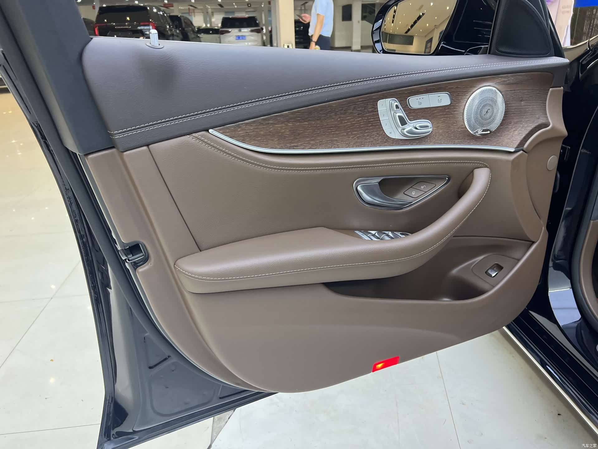 Mercedes-Benz E-Class, 2022 11