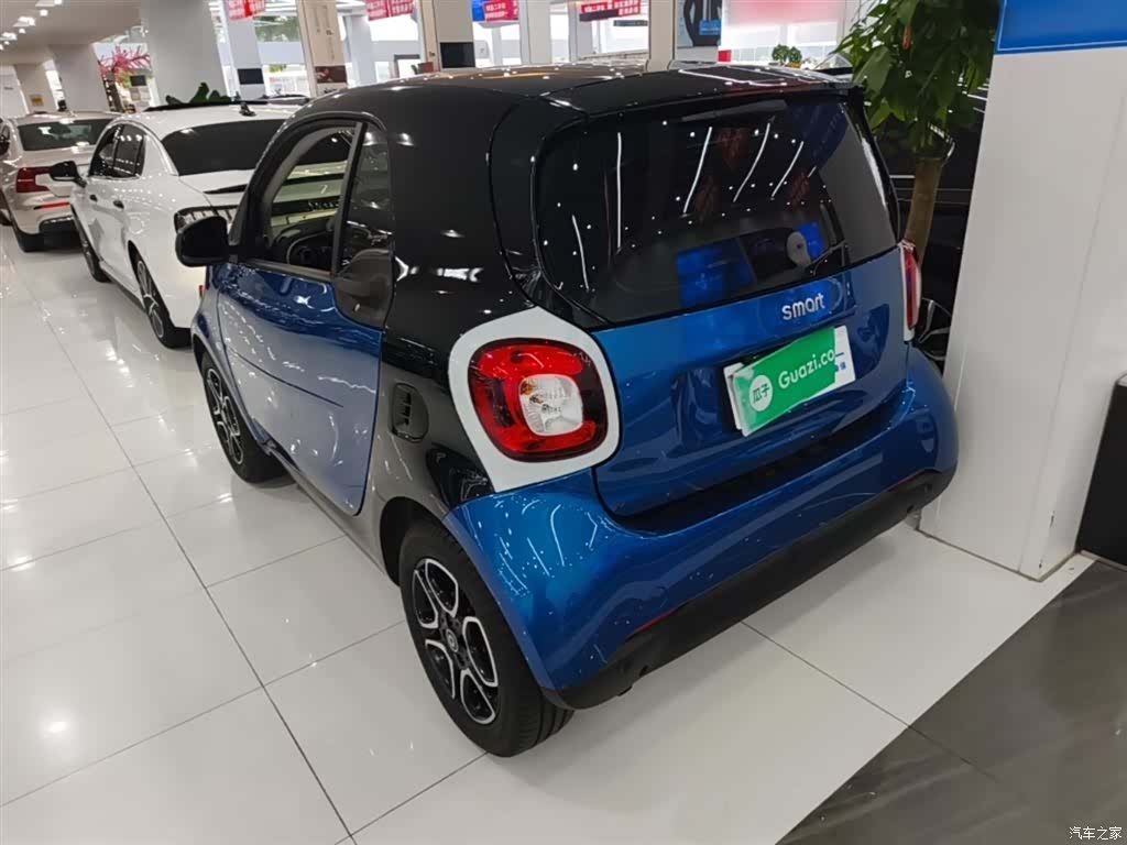 Smart Fortwo, 2019 все фото