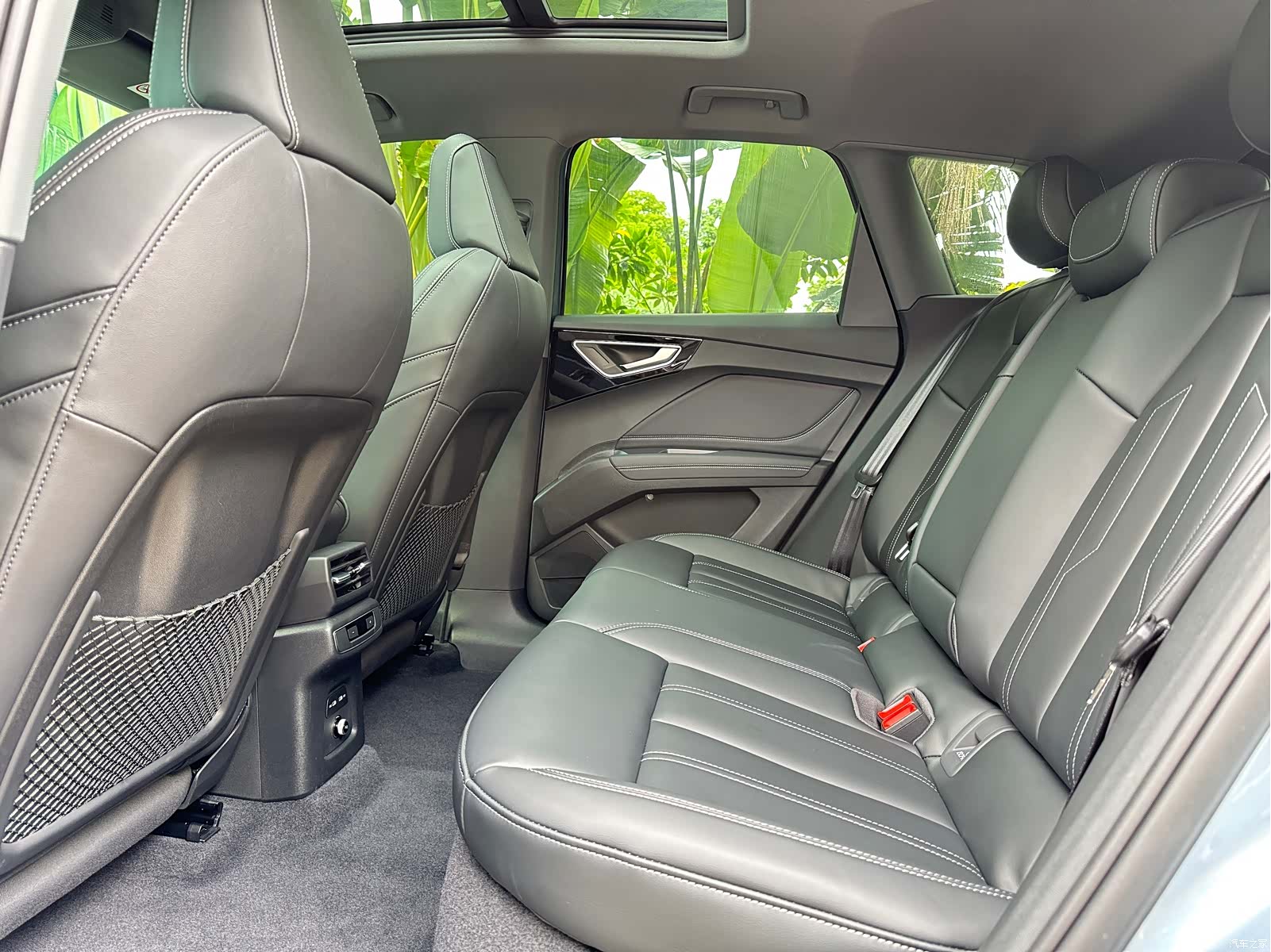Audi Q4 e-tron, 2025 11