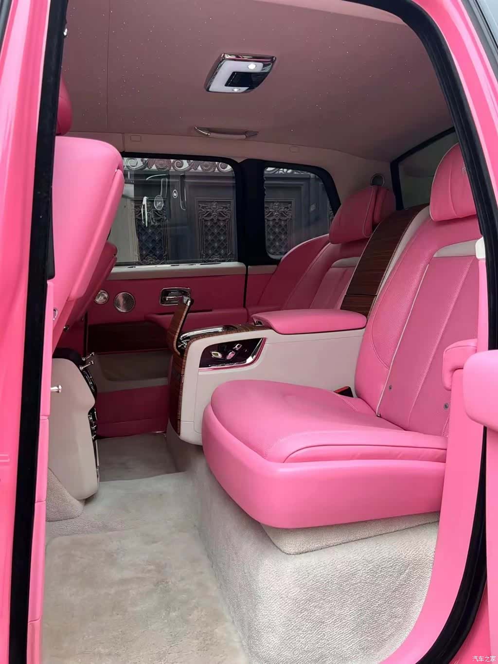 Rolls-Royce Cullinan, 2021 все фото