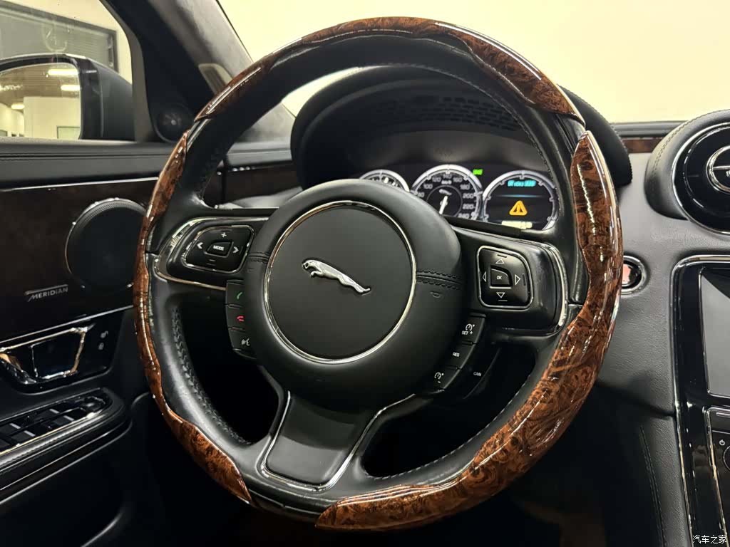 Jaguar XJ, 2014 15