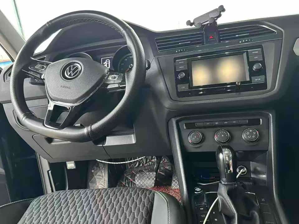 Volkswagen Tiguan L