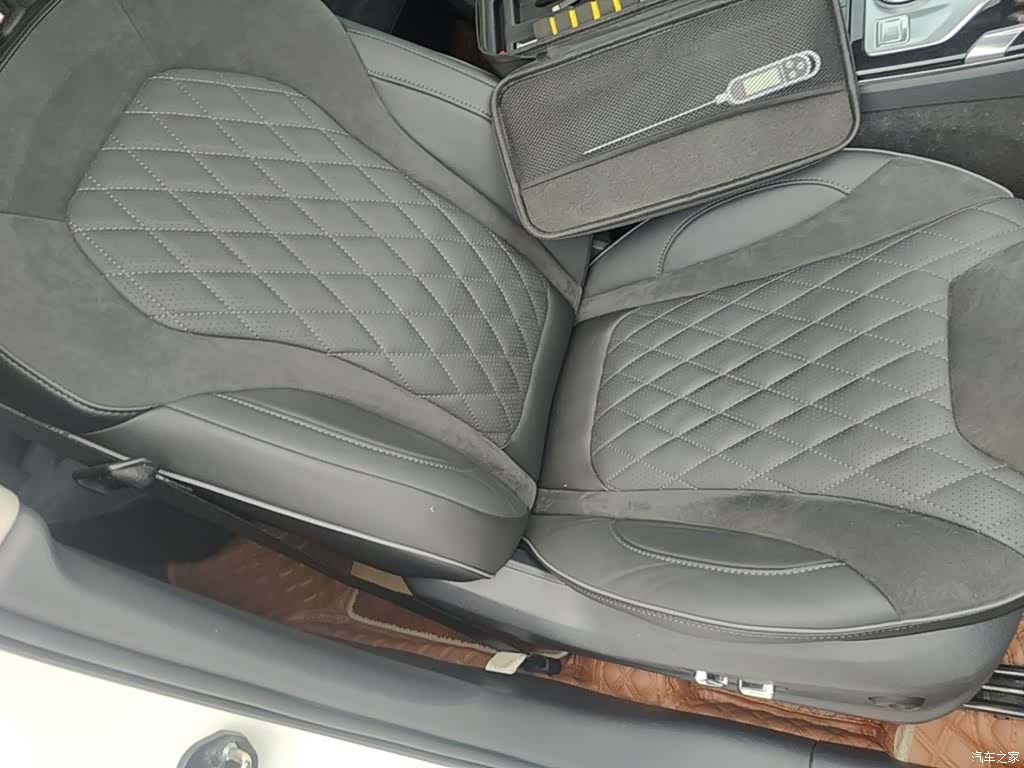 Hongqi HS5, 2021 25