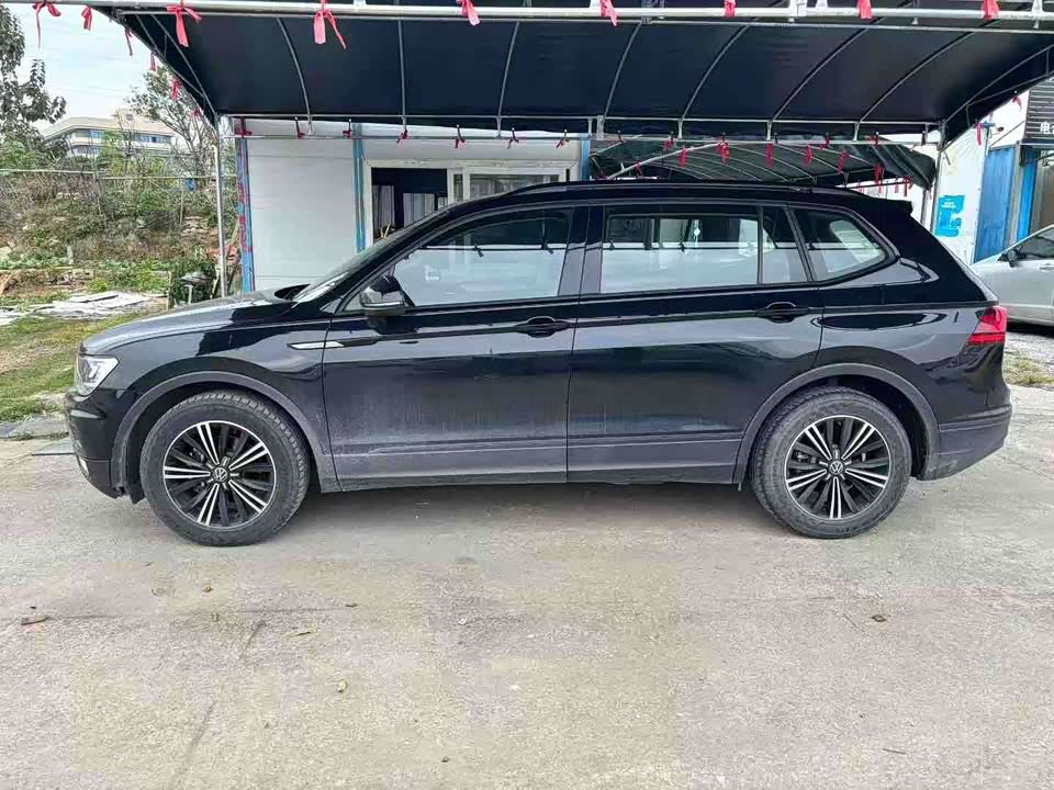 Volkswagen Tiguan L