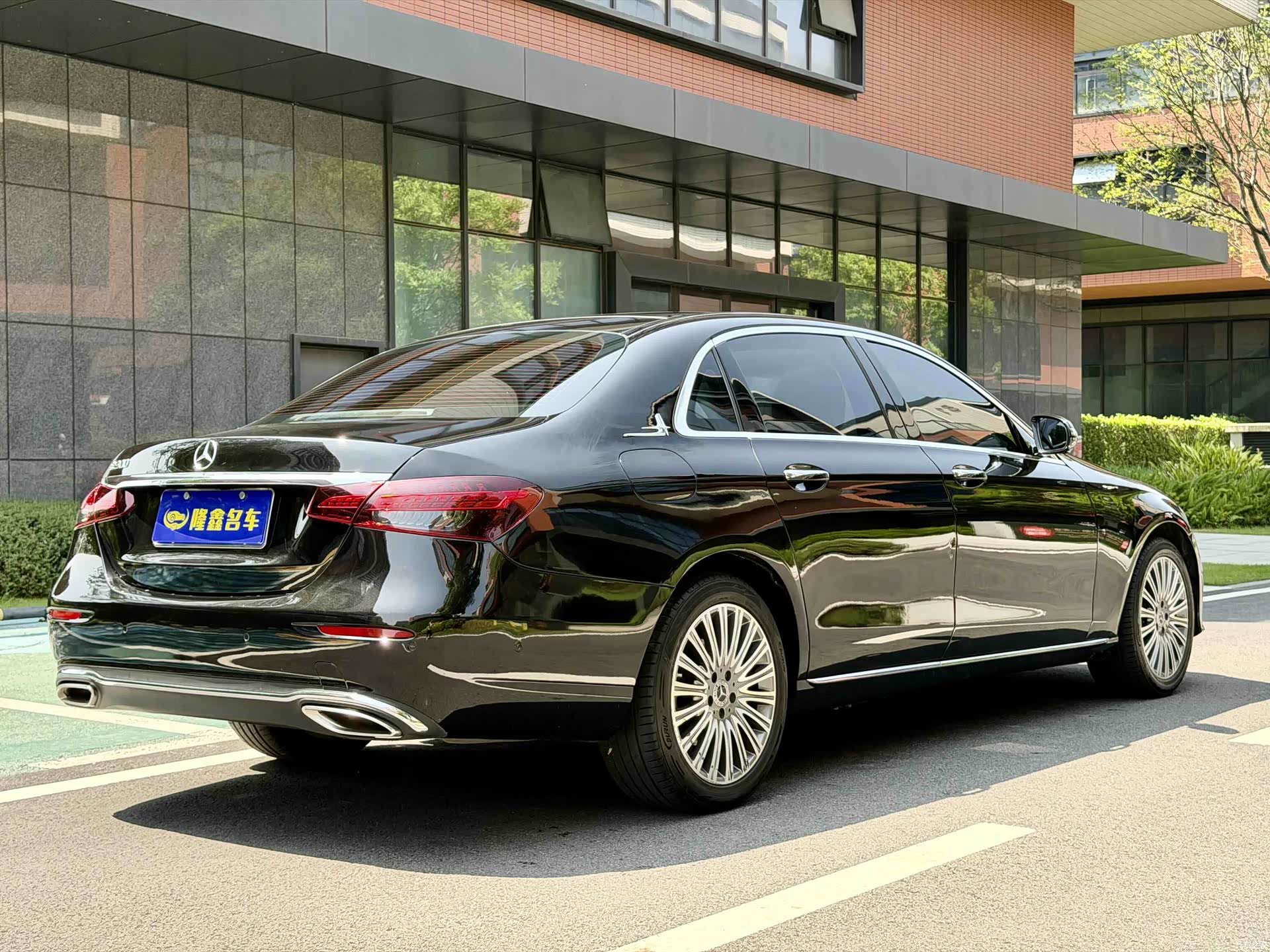 Mercedes-Benz E-Class, 2022 3