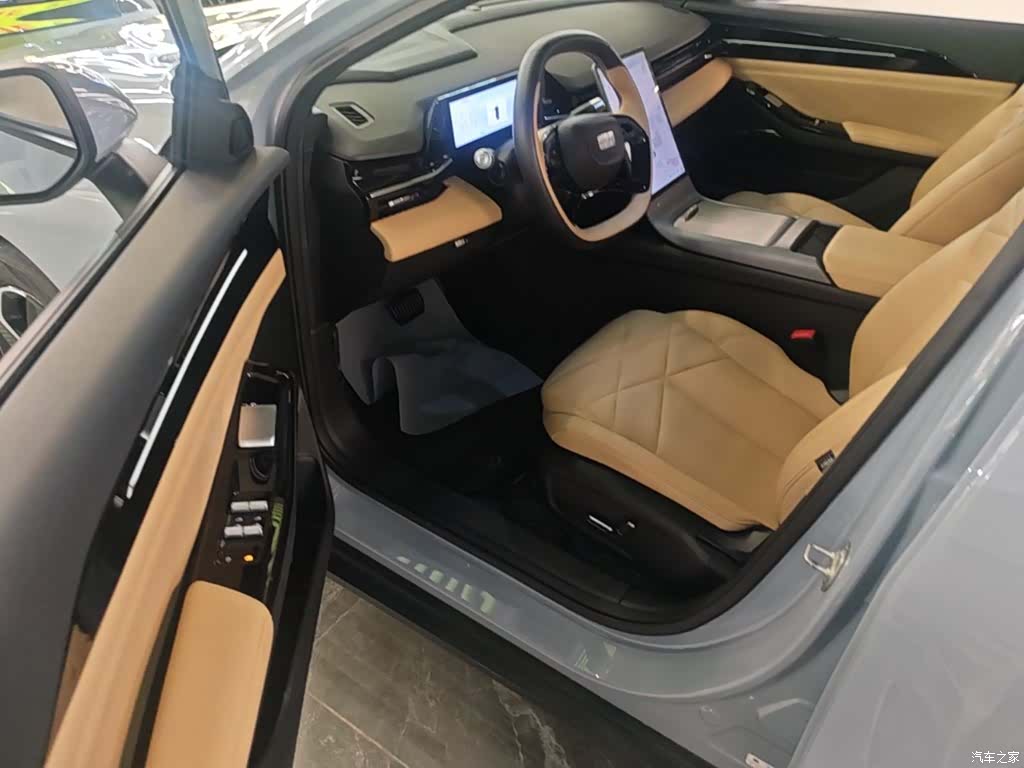 Geely Galaxy L6, 2025 16