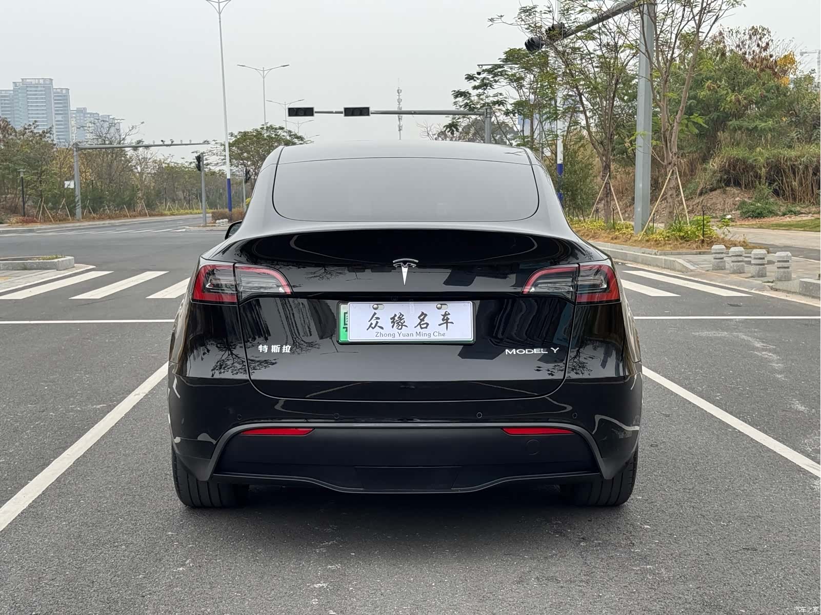 Tesla Model Y, 2023 все фото