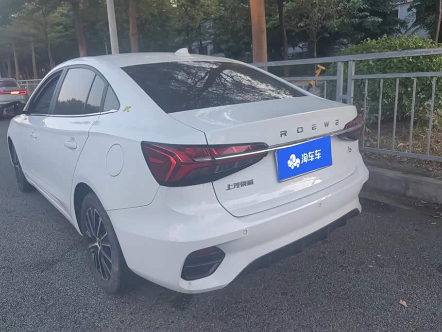 Roewe i5