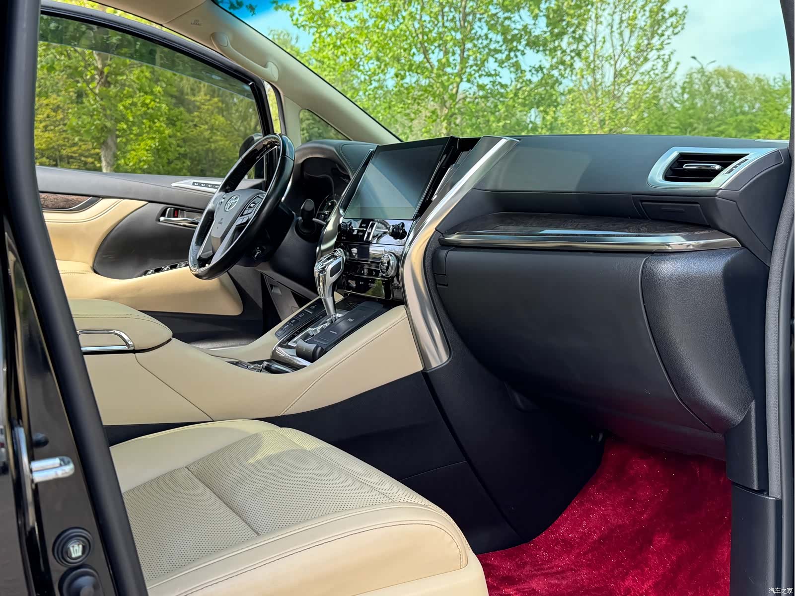 Toyota Vellfire, 2021 9