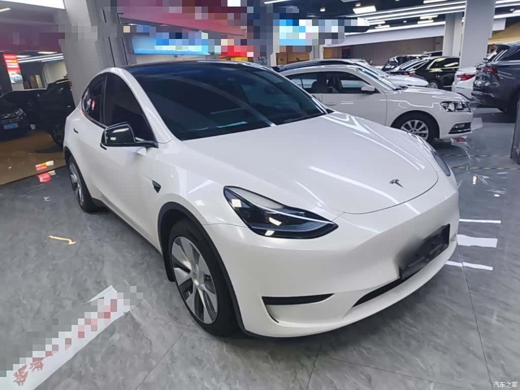Tesla Model Y, 2023 4