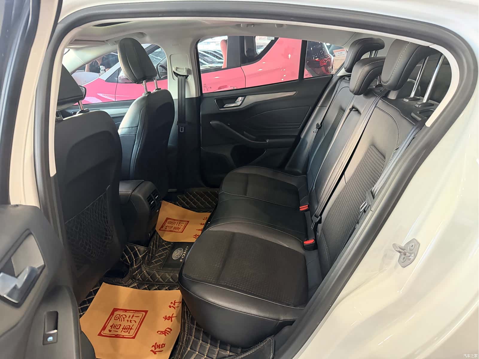 Ford Focus, 2018 8