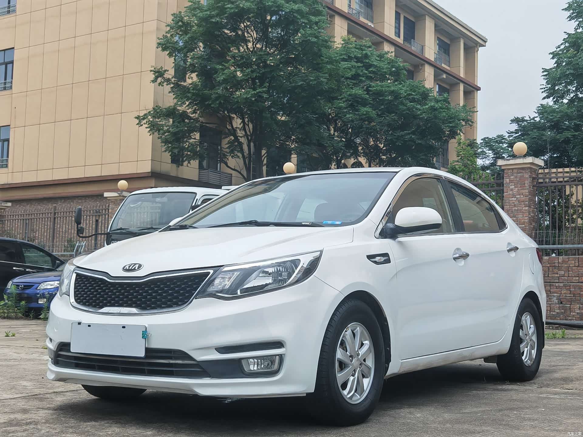 Kia K2, 2015 1