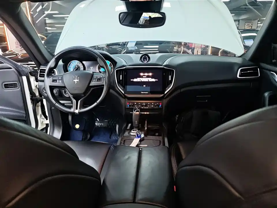 Maserati Ghibli Maserati Ghibli