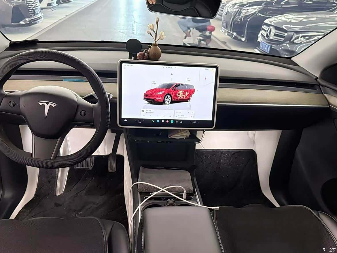 Tesla Model Y, 2023 все фото