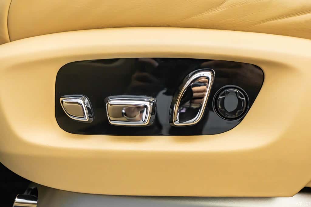 Rolls-Royce Cullinan, 2020 38