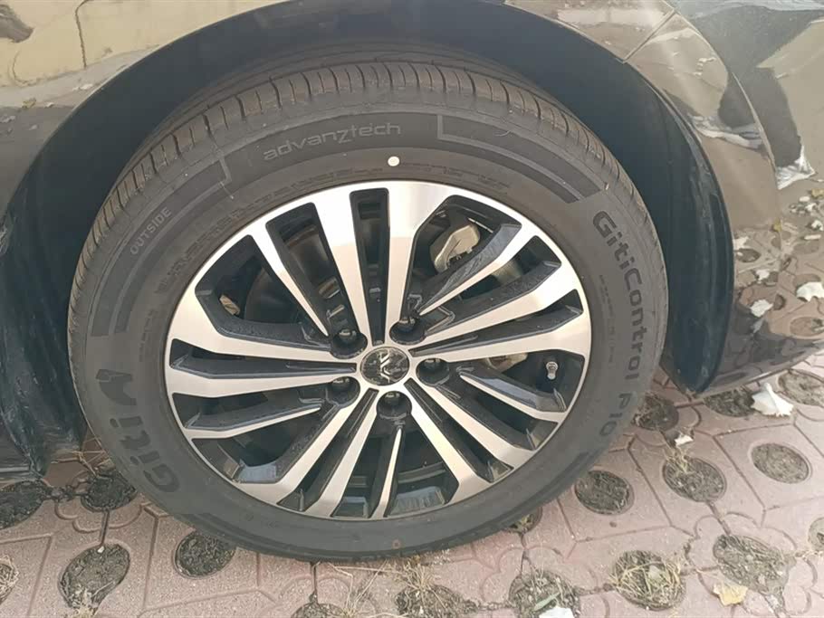 JAC Refine Ruifeng RF8